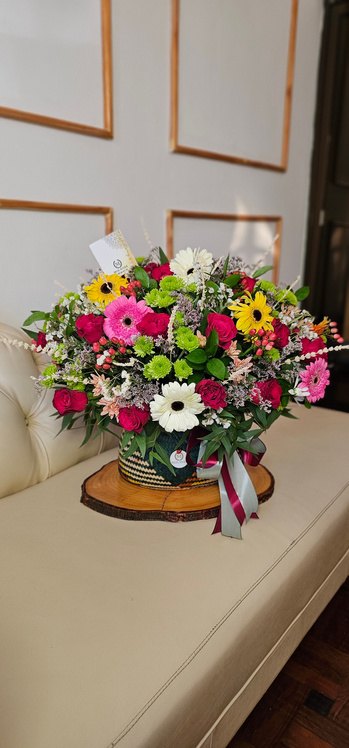 Ntsava com flores variadas